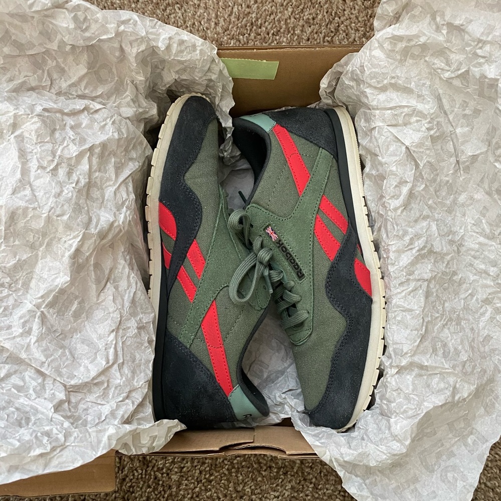 Reebok Sneakers